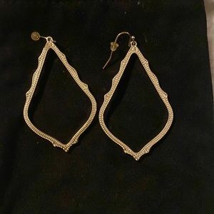 Kendra Scott Sophee gold drop earrings
